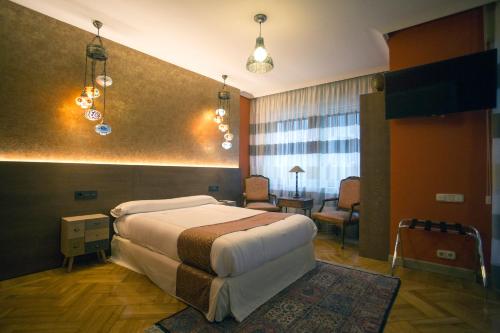 Фотография гостевого дома Hostal Rodas Pamplona