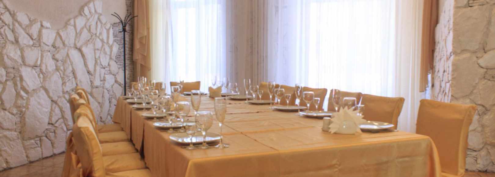 Фотография банкетного зала Крепость