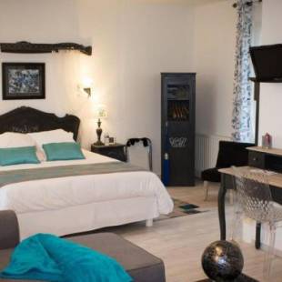 Фотографии гостиницы 
            Logis Hôtel & Restaurant Au Clos Paillé Charme & Caractère