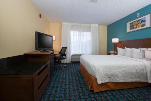 Фотография гостиницы Fairfield Inn and Suites by Marriott Houston The Woodlands