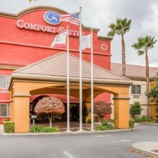 Фотографии гостиницы 
            Comfort Suites Tulare