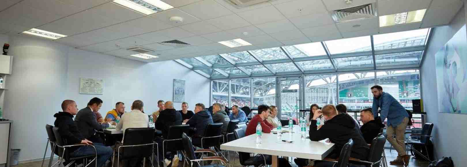 Фотография комнаты для переговоров Скайбоксы (vip-ложи)