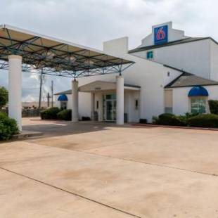 Фотографии гостиницы
Motel 6-San Antonio, TX - South