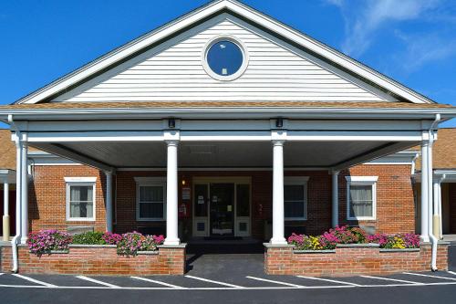 Фотография гостиницы Quality Inn Raynham - Taunton