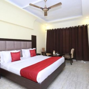 Фотография гостиницы Capital O 322 Hotel Royal