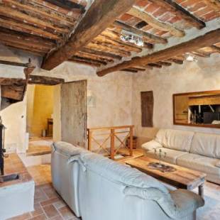 Фотографии гостевого дома 
            Rustic Holiday Home in Castigli on Fiorentino with Terrace