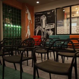 Фотография конференц-зала Конференц-зал Коворкинга Street Art