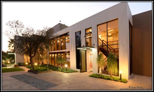 Фотография гостиницы The Lakes Boutique Lodge