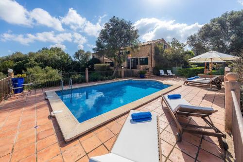 Фотография гостевого дома Es Garrovers