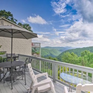Фотография гостевого дома Roaring Gap Resort Home with Panoramic Views!