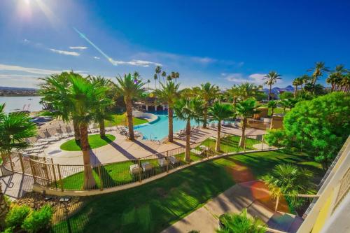 Фотография гостиницы The Nautical Beachfront Resort