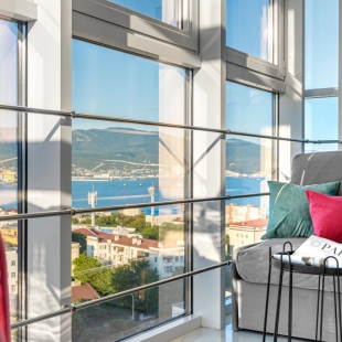 Фотография квартиры Апартаменты UzorApart Комфортная студия в центре с потрясающим видом на море