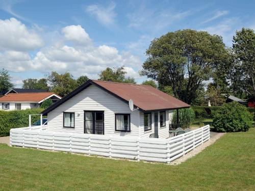 Фотография гостевого дома Four-Bedroom Holiday home in Hejls 2