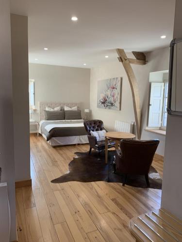 Фотографии мини отеля 
            Coté jardin