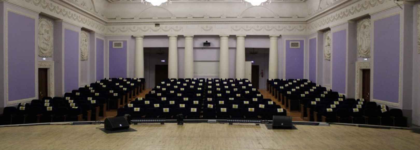 Фотография концертного зала ЦК Эльмаш имени Глазкова Ю.П Большой зрительный зал