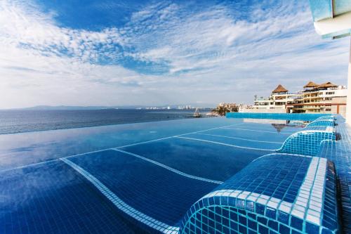 Фотография апарт отеля Vallarta Shores Beach Hotel