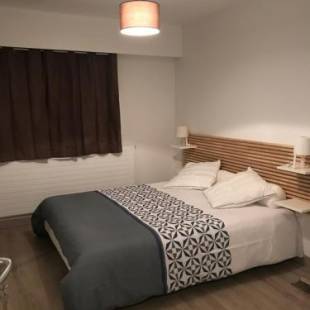 Фотографии гостиницы
Hôtel du port