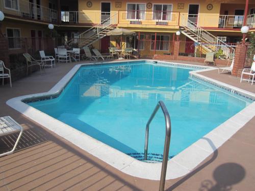 Фотография гостиницы Americas Best Value Inn & Suites Anaheim