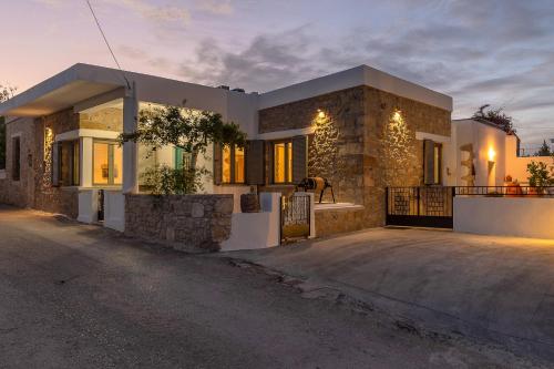 Фотография гостевого дома Iliopetra House