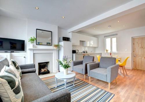 Фотография гостевого дома The Pearl - Brighton's Best Location stylish house with garden up to 6 guests