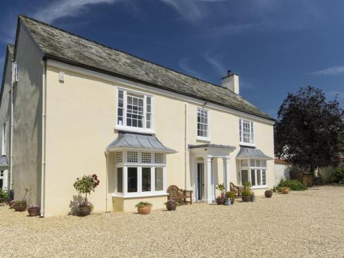 Фотографии гостевого дома 
            Abbots Manor, Honiton