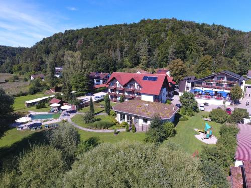 Фотография гостиницы Hotel & Gasthof Zur Linde