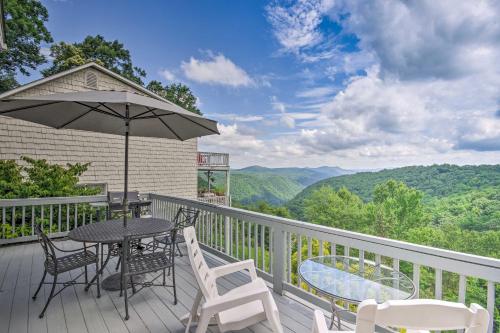 Фотографии гостевого дома 
            Roaring Gap Resort Home with Panoramic Views!