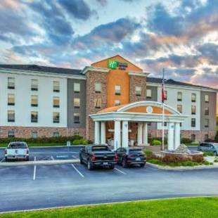 Фотографии гостиницы 
            Holiday Inn Express & Suites Morristown, an IHG Hotel