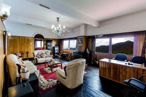 Фотография гостевого дома Central Gleneagles Heritage Resort