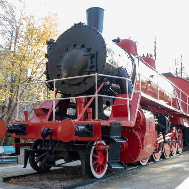 Фотография памятника Паровоз Красный коммунар