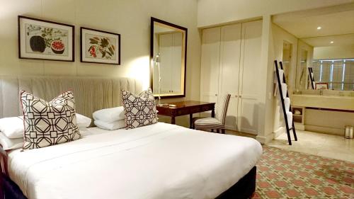 Фотографии гостиницы 
            Royal Palm Hotel & Apartments by BON Hotels