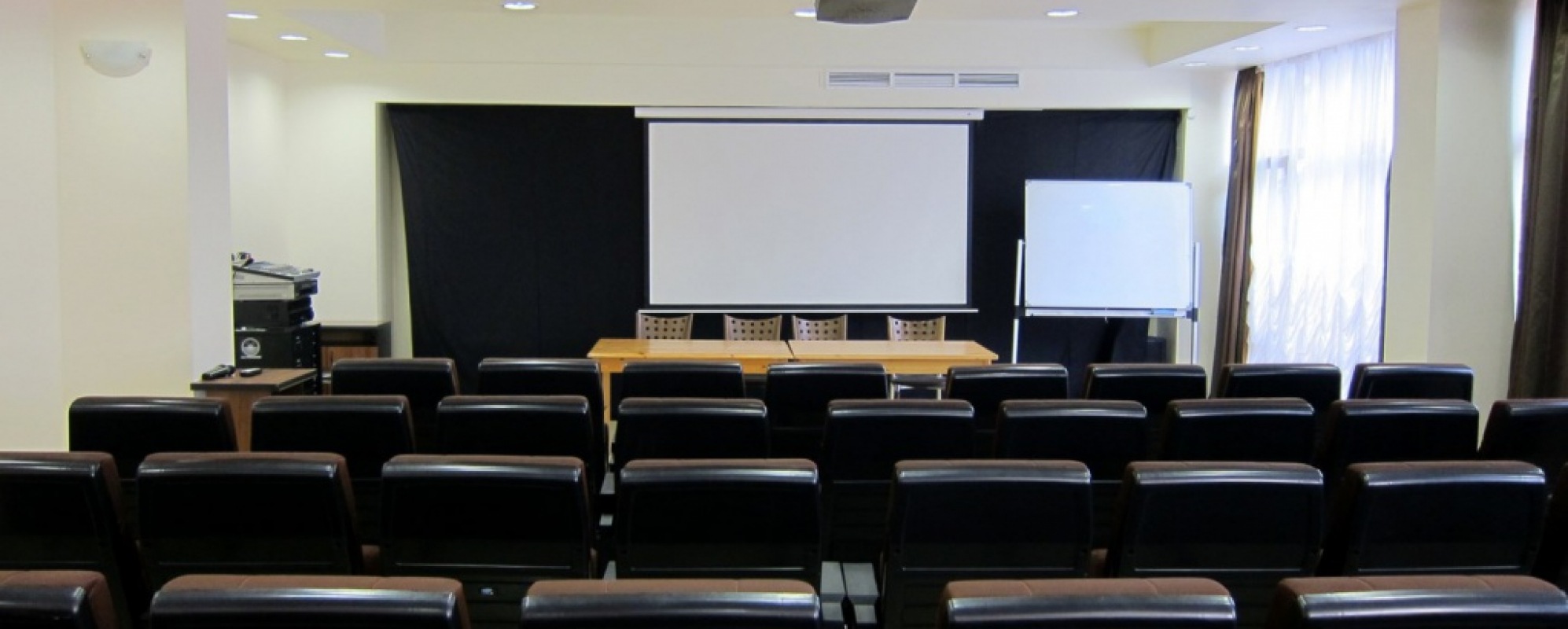 Фотографии конференц-зала Де Ла Мапа