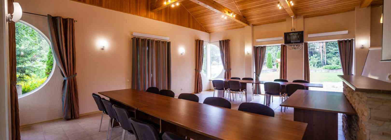 Фотография конференц-зала Хижина