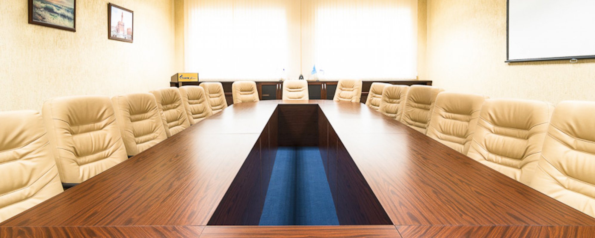 Фотографии комнаты для переговоров Молния Ямал на 25 мест