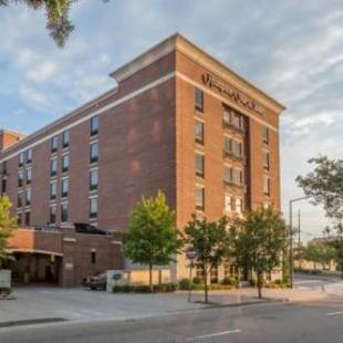 Фотографии гостиницы
Hampton Inn & Suites Knoxville-Downtown