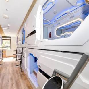 Фотографии хостела 
            Space Q Capsule Hotel