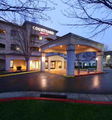 Фотография гостиницы Courtyard by Marriott San Jose South/Morgan Hill