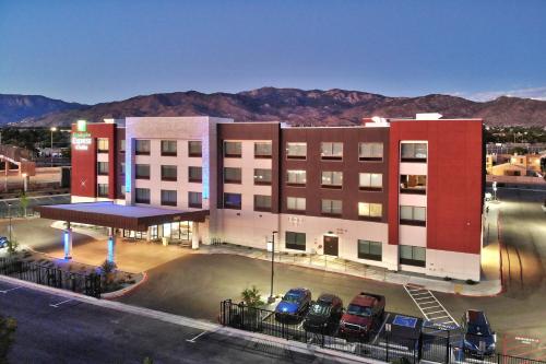 Фотографии гостиницы
Holiday Inn Express & Suites - Albuquerque East, an IHG Hotel