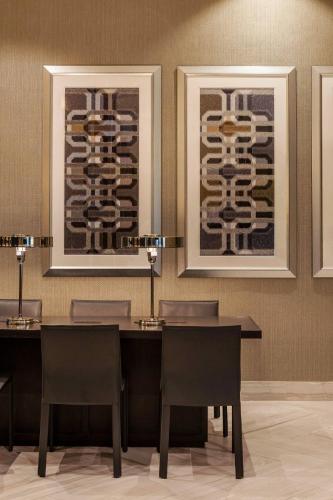 Фотография гостиницы Sheraton Charlotte Hotel