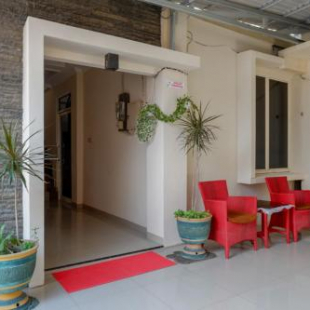 Фотография гостиницы OYO 90922 Gurusinga Guesthouse