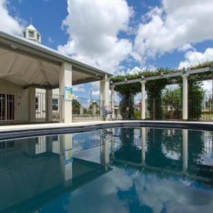 Фотографии мотеля
Coachmans Inn Warwick