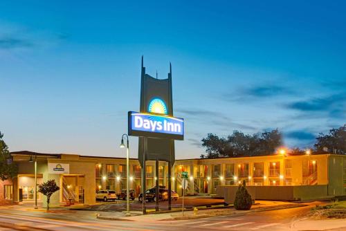 Фотография гостиницы Days Inn by Wyndham Albuquerque Downtown