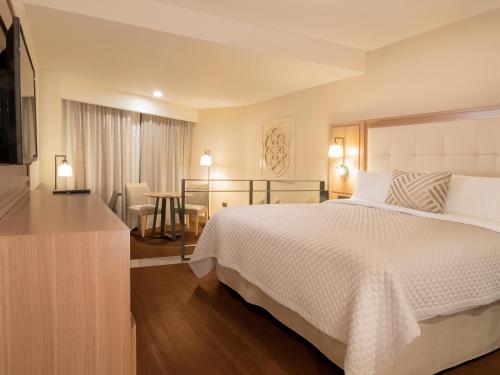 Фотография гостиницы MS Milenium Monterrey Curio Collection by Hilton