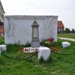 Фотография достопримечательности Стена коммунаров