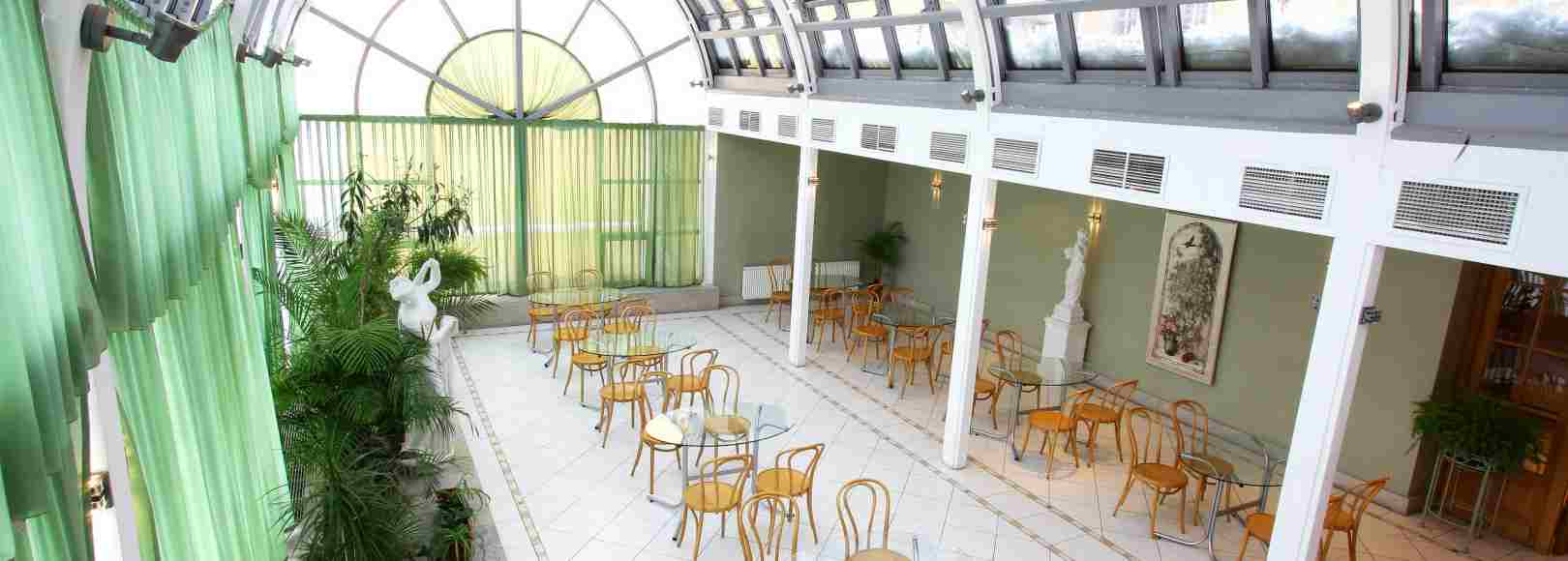 Фотография банкетного зала Кафе Оранжерея