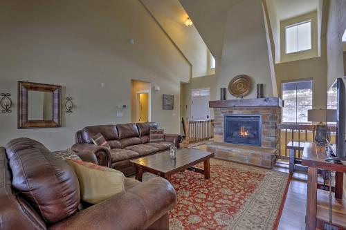 Фотография гостевого дома Deluxe Granby Ranch Hillside Home Private Hot Tub