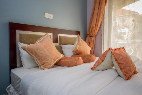 Фотография гостиницы Crystal Suites & Apartments