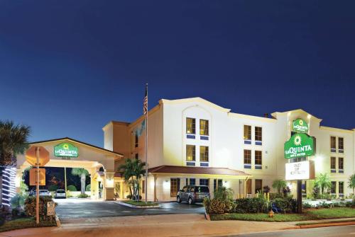 Фотография гостиницы La Quinta by Wyndham St. Petersburg Northeast *Newly Renovated