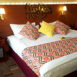 Фотографии гостиницы 
            New West Hotel
