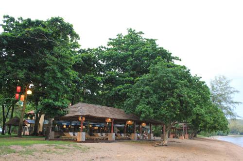 Фотографии гостиницы
Villa Cha Cha Chaolao Beach Resort